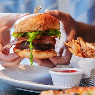 Burger Du Jour "Chef Creation"