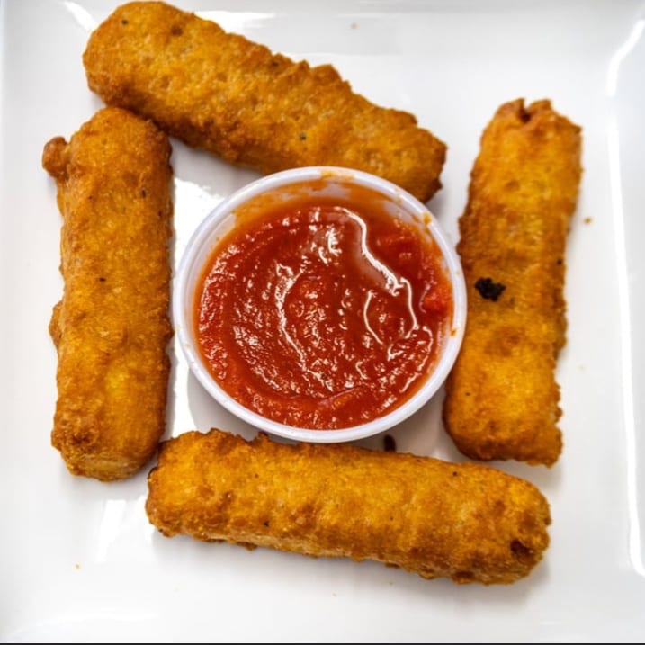 Mozzarella sticks (4).