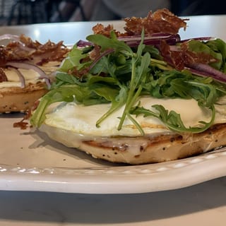 EVERYTHING BAGEL SANDWICH