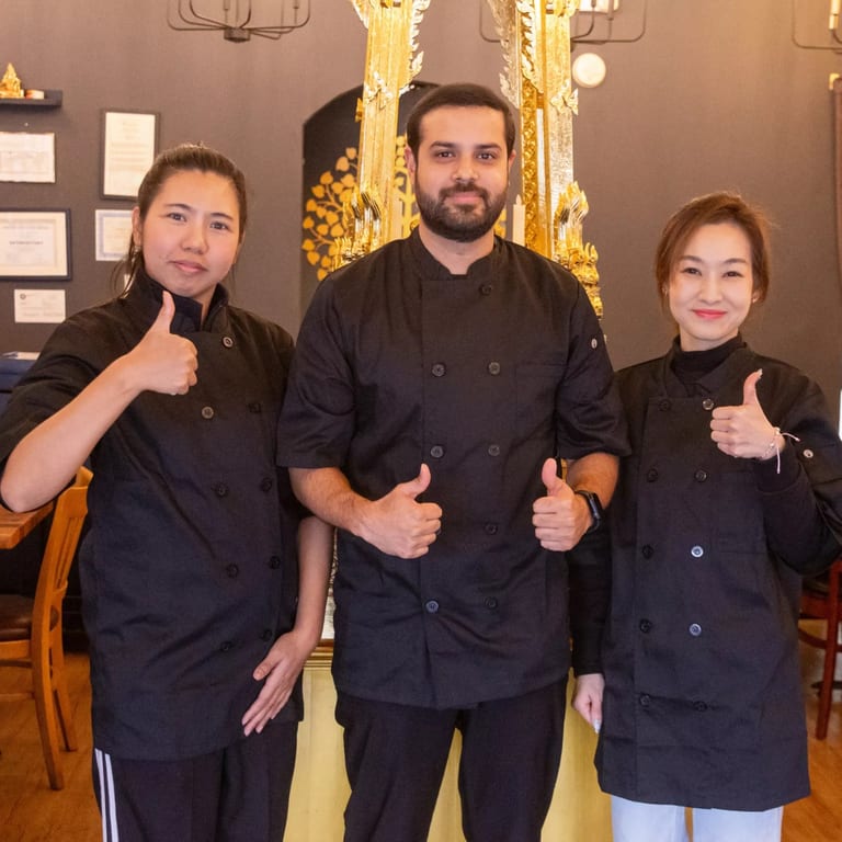 A Warm, Welcoming Place to Dine✨