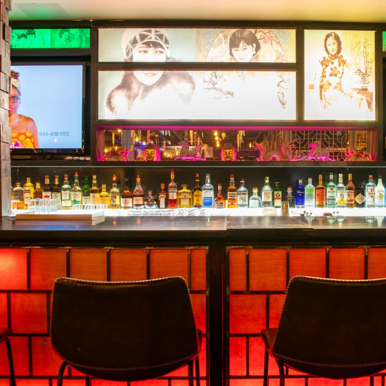 Crafted Cocktails & Curated Vibes