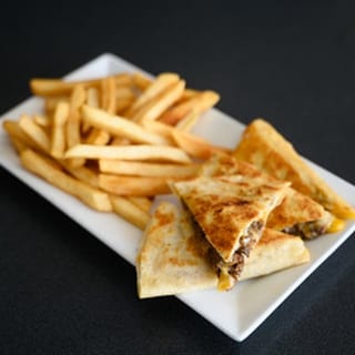 SMALL QUESADILLA WITH SIDE