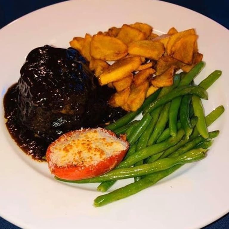 Luscious Lobster Delights: Italian and Seafood Specialties