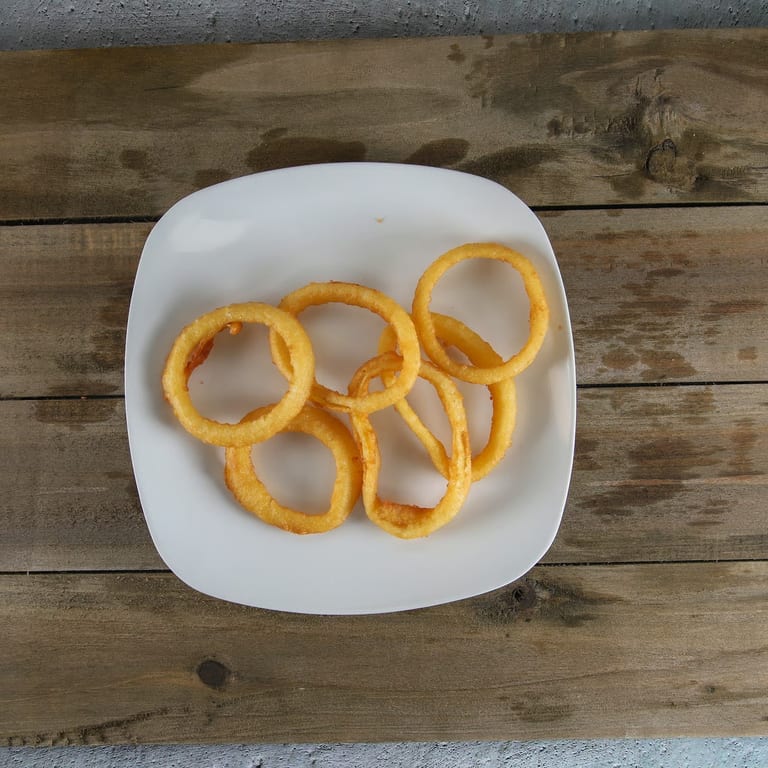 Crunchy Onion Rings: A Tasty Side Option