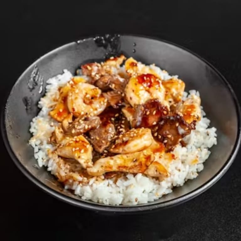 Delicious Alaska Roll and Sushi Favorites