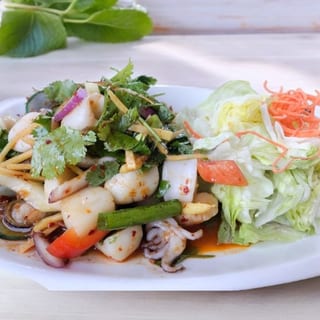 Yum Ruam Mit Talay (Seafood Salad)