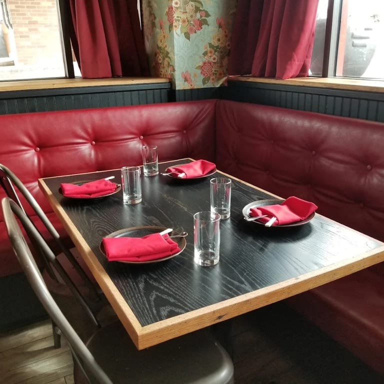 Cozy Dining at Old Thousand