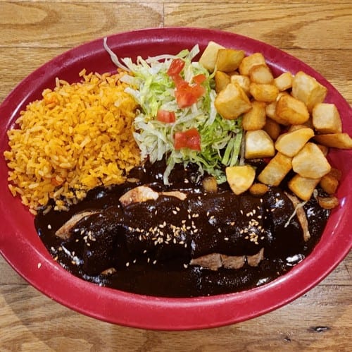 Pollo en Mole Teloloapan.
