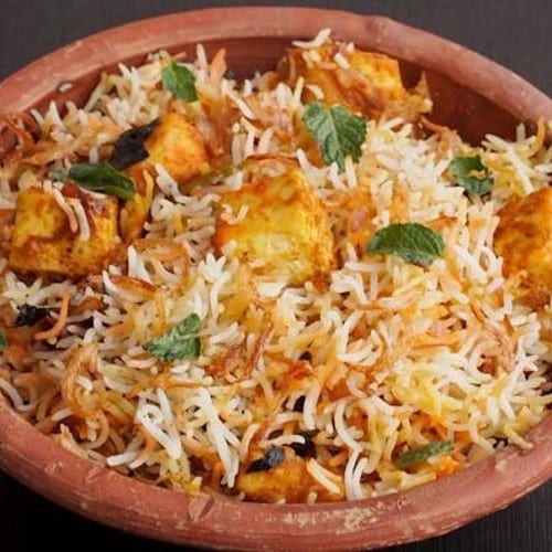 Bucket Chilli Paneer Biryani.