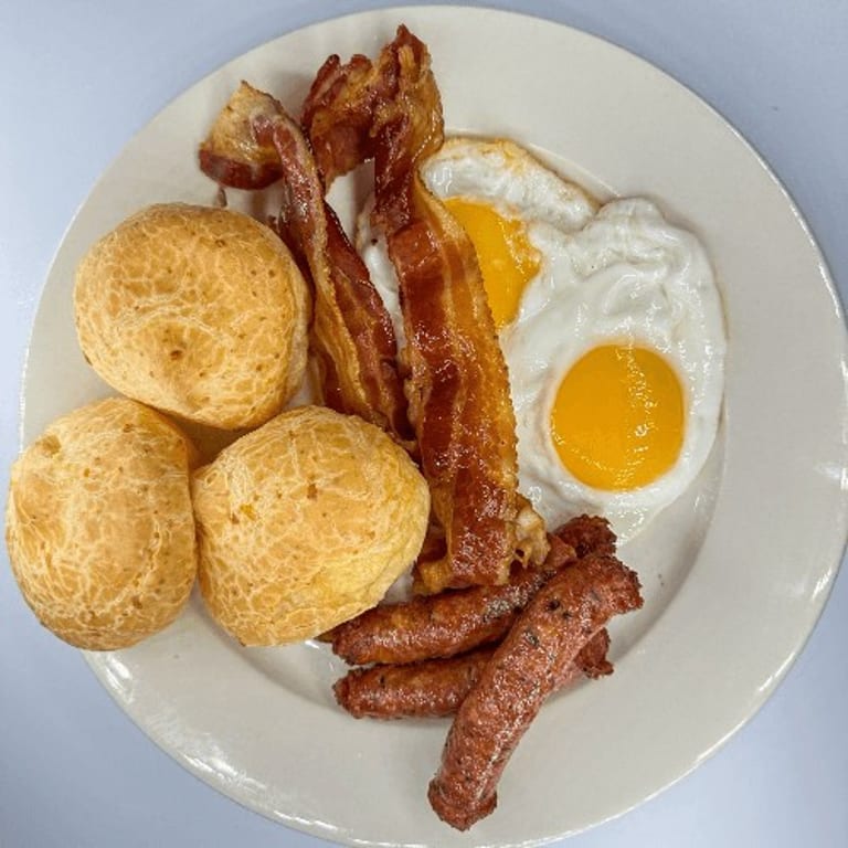 Brazilian Breakfast: Bacon and Eggs Delights