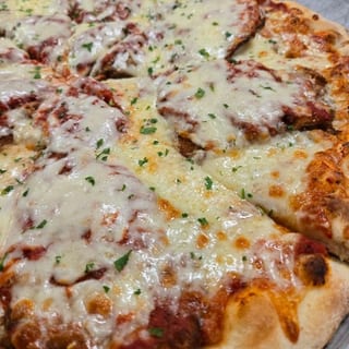 Chicken Parmigiana Pizza 16" Hand Tossed