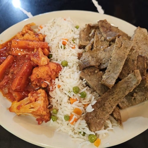 1 Meat, 2 Sides Combination Platter.