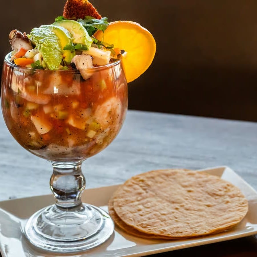 Coctel de Camarón y Pulpo.