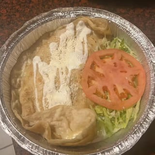 130. Quesadilla Con Pollo, Carnitas O Queso