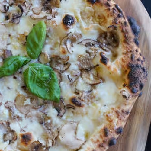 Tartufo & Funghi Pizza.