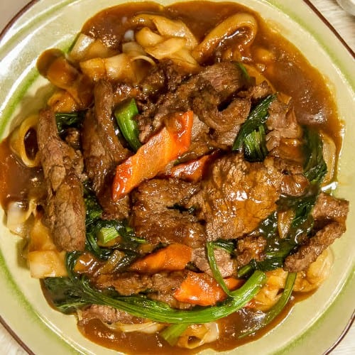 Beef Chow Fun W/ Gravy 濕炒牛河.