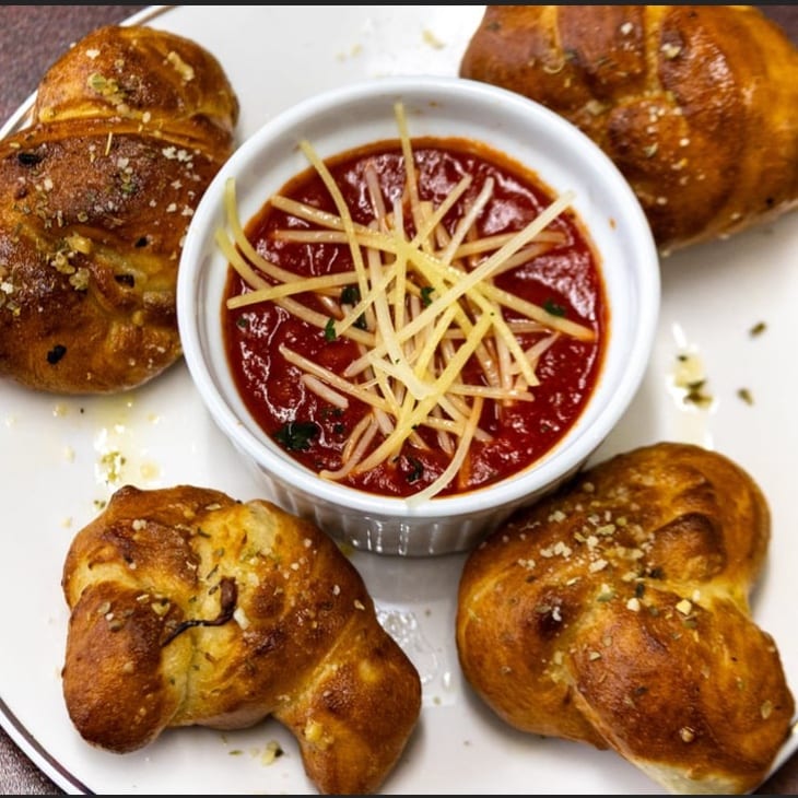 Garlic knots.