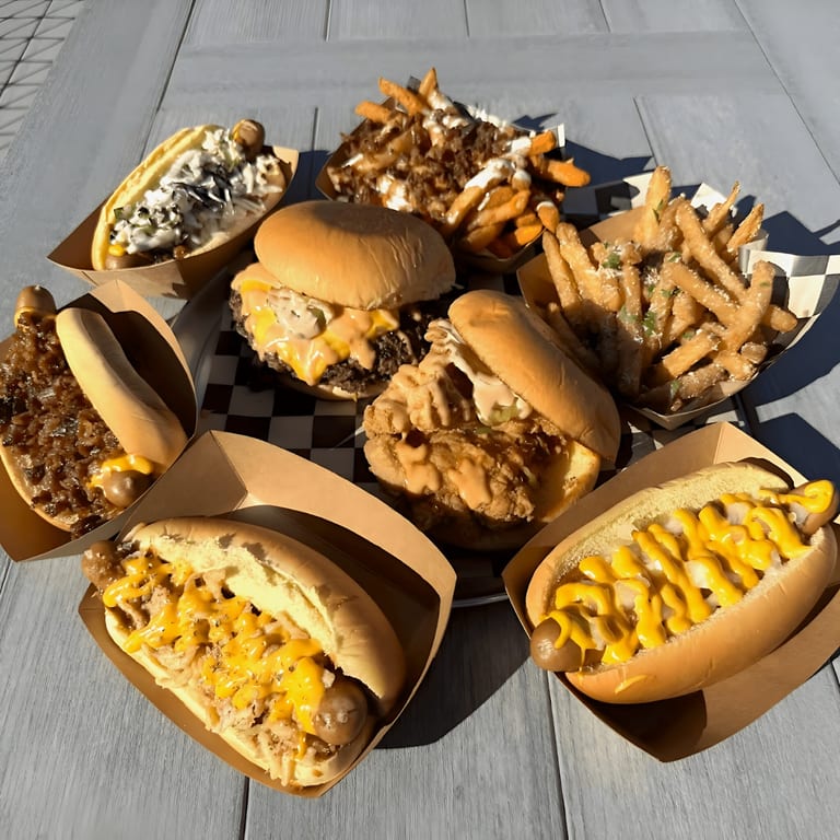 Fresh, Local Ingredients For Fresh, Tasty Meals🌭