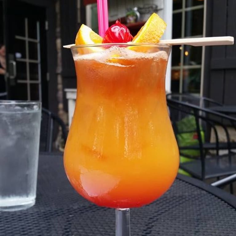 Crafted Cocktails & Handpicked Wines