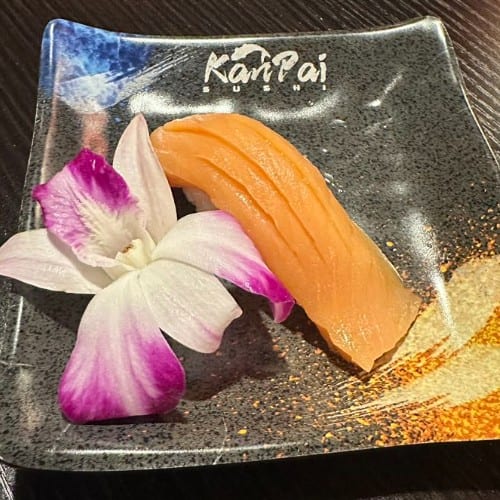 Smoked Salmon Nigiri🐟.