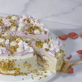 Pistachio Raspberry Slice (树莓开心果切块)