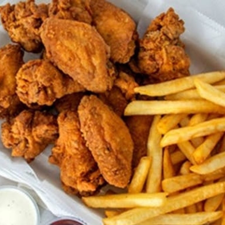 Delicious Wings: A Crowd Favorite