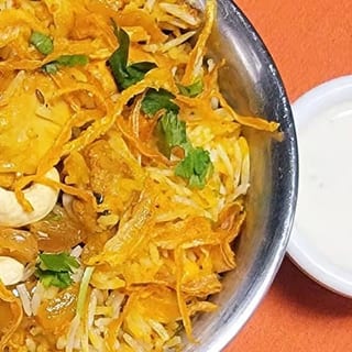 Chicken-Biriyani with Raita