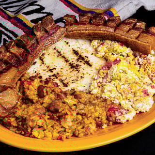 Calentado, Huevos, Chicharron Y Arepa