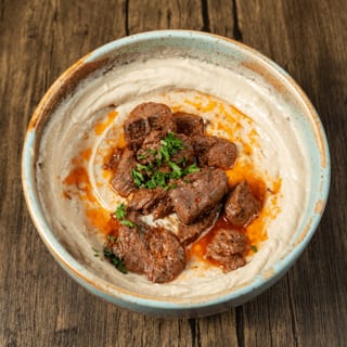 Hummus Special with Sautéed Beef