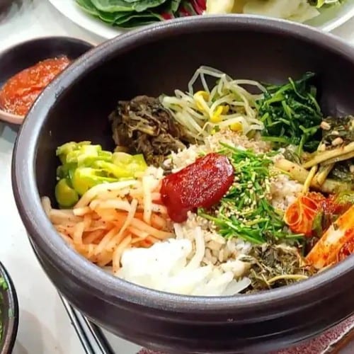 Dolsot Bibimbab 돌솥비빔밥.