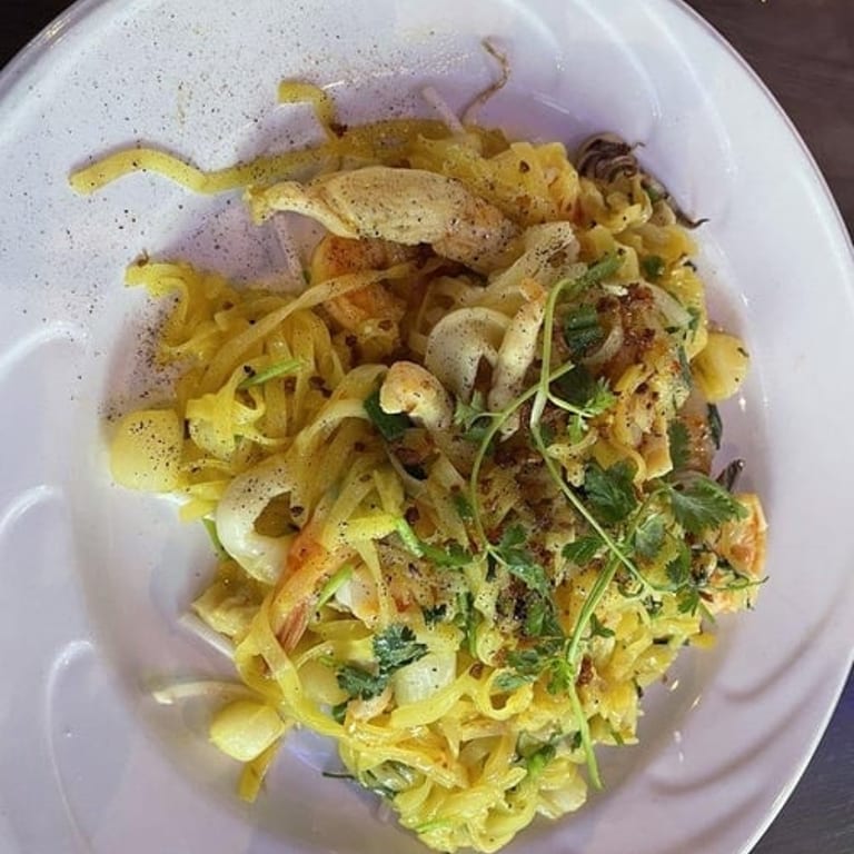 Vietnamese Takeout: Pho, Noodles, Banh Mi, Boba