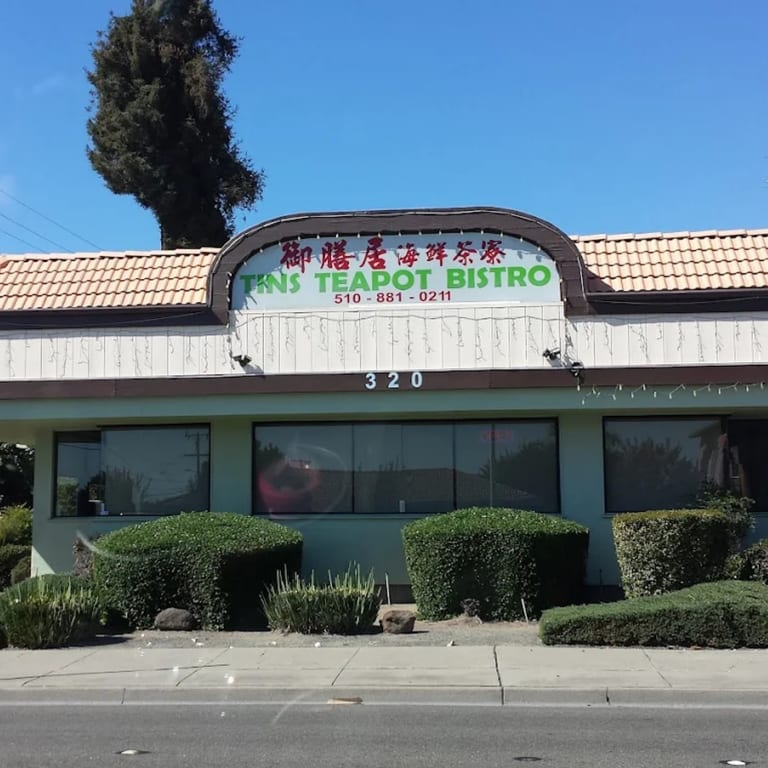 Welcome to Tins Teapot Bistro