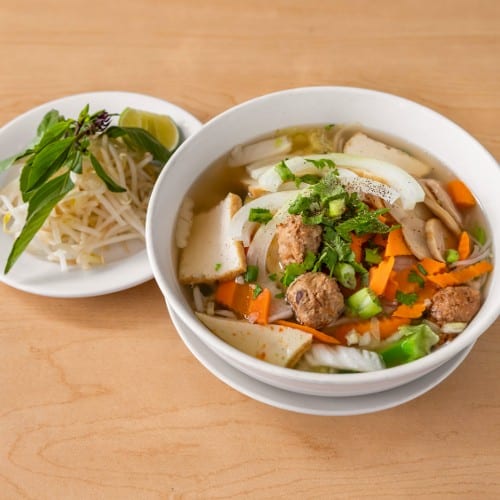 Pho (Traditional Vietnamese Soup).