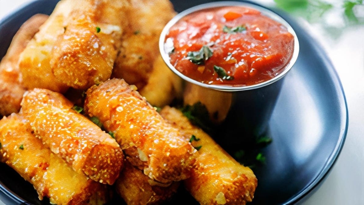Mozzarella Sticks (8 Pieces).