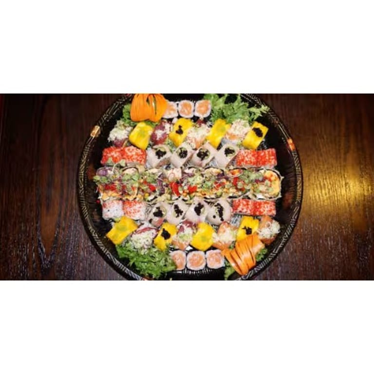 Spicy Crab Roll: A Sushi Sensation