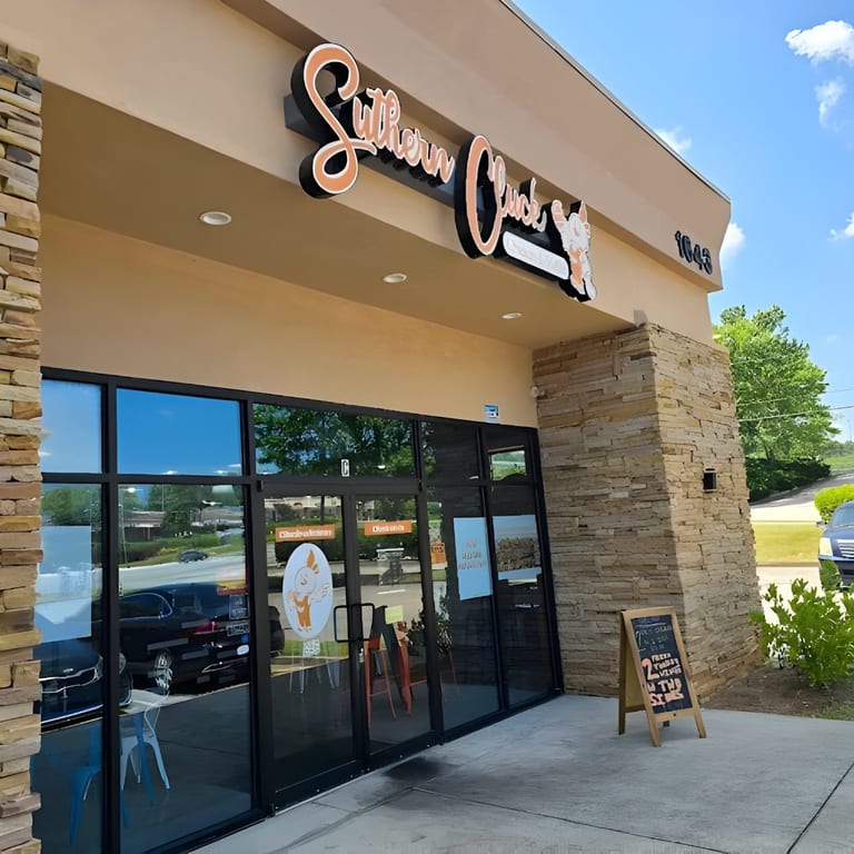Welcome to Suthern Cluck Chicken and Waffle