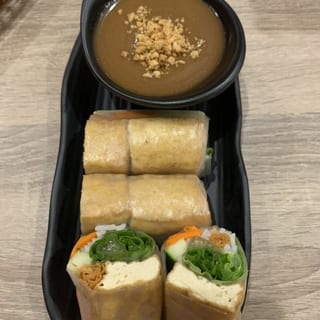 3. Goi Cuon Chay / Veggie Spring Rolls (2)