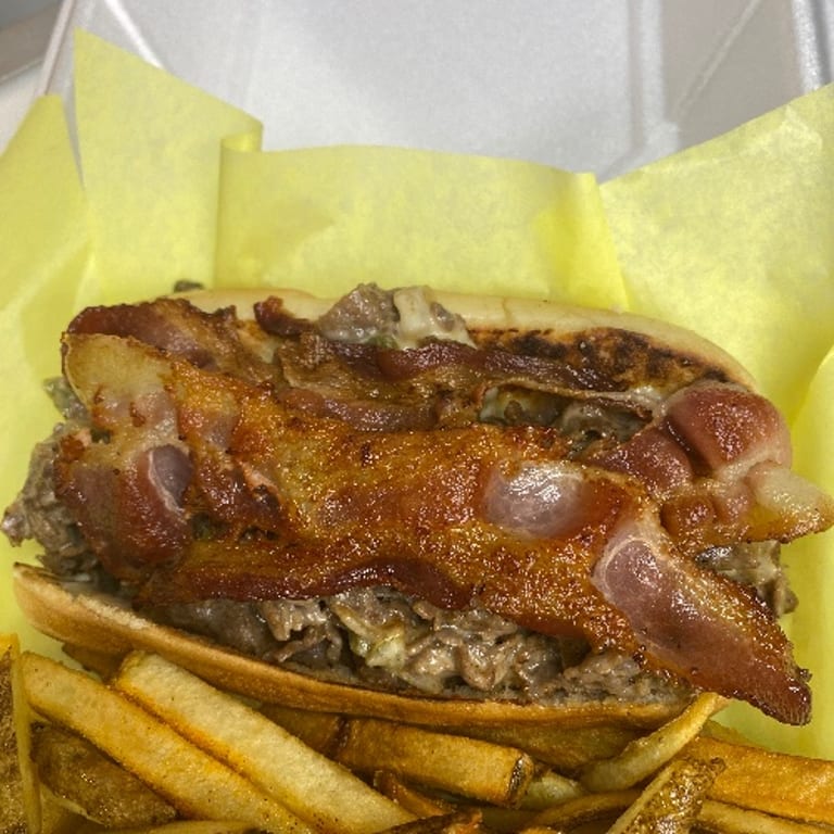 Delicious Cheese Fries: A Crowd Favorite