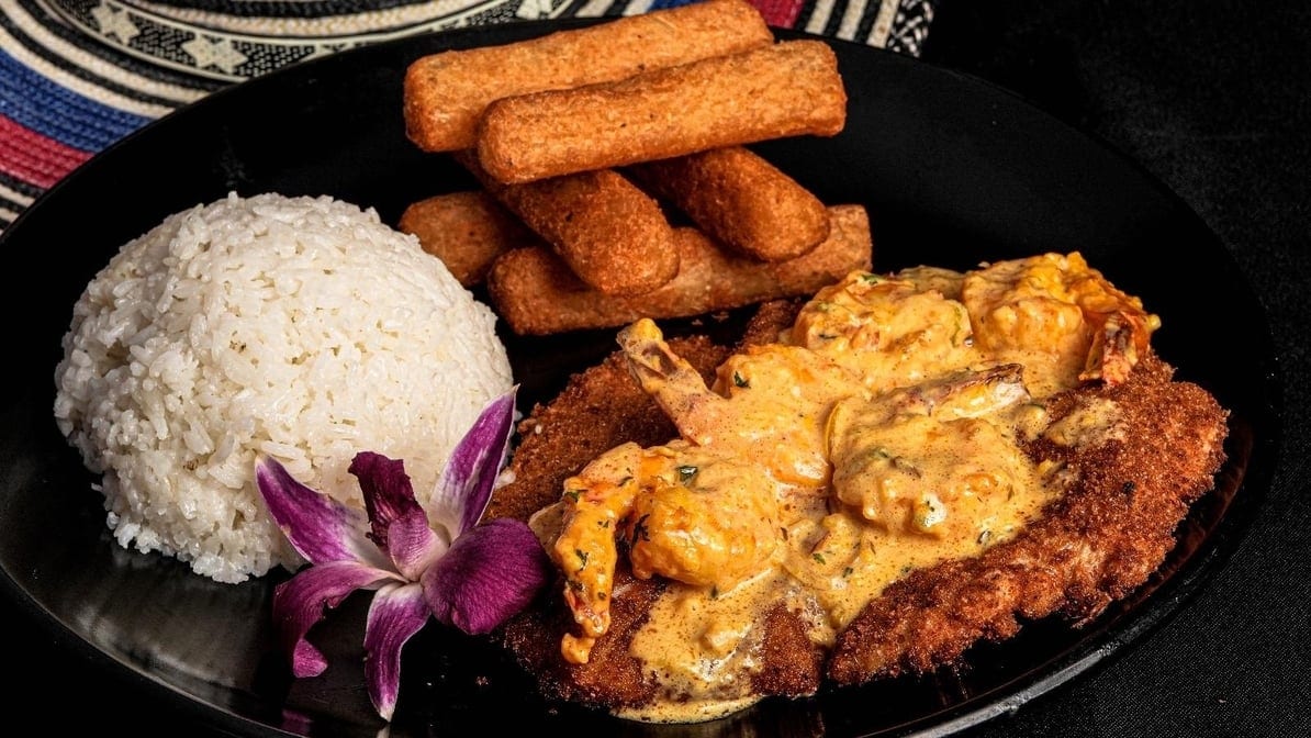 Pechuga en Salsa Camaron.