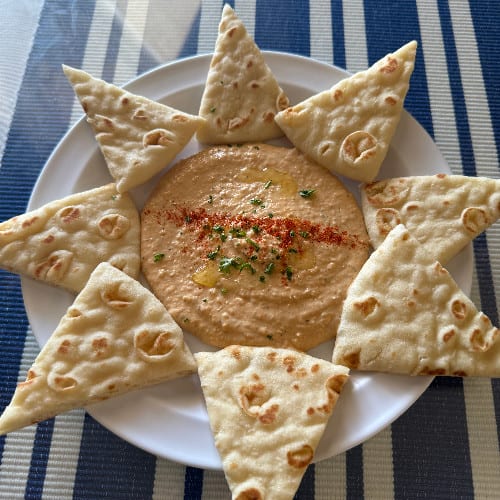 Hummus w/ Pita.