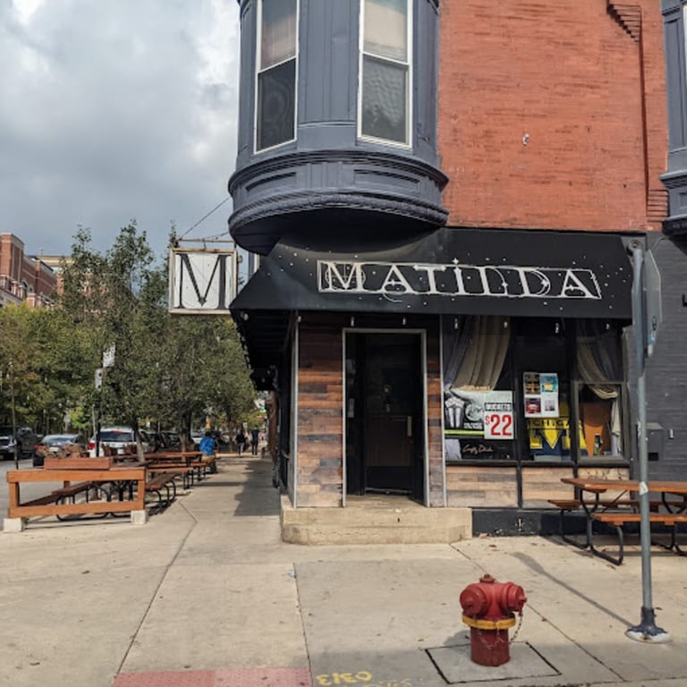 Chicago’s Hidden Gem for Great Food & Good Times