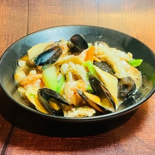 S15. Sizzling Seafood Plate.