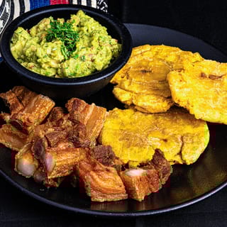 Guacamole, Chicharron y Patacones