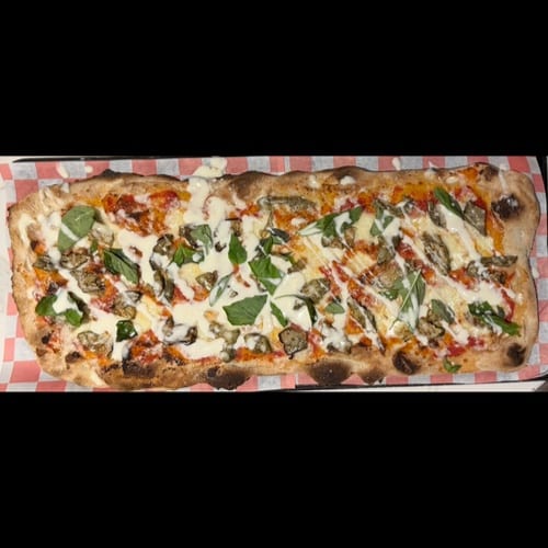 Parmagiana Pizza (2 Ft. Pala).