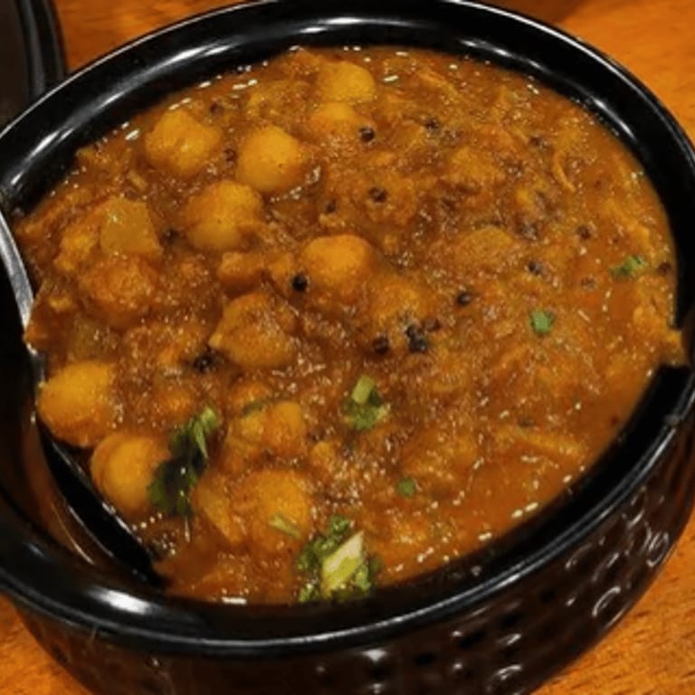 Delicious Chutneys: Perfect Pairings for Indian Cuisine