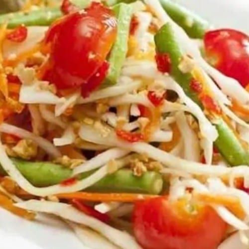 Som Tum (Green Papaya).