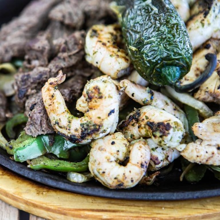 Sizzling Shrimp Fajitas: A Tex-Mex Delight