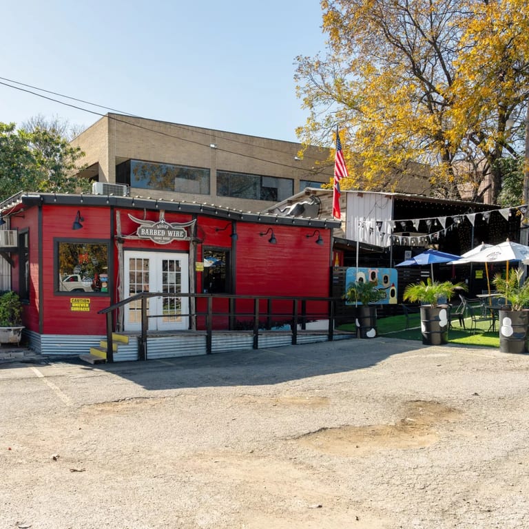 Welcome to Augie’s Barbed Wire Smokehouse