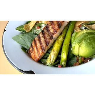 Grilled Salmon Spinach Salad