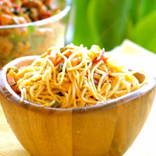 Veg Hakka Noodles.